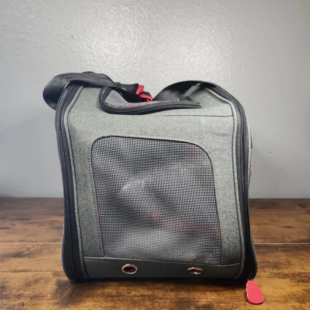 Kong 2 in 1 Pet Carrier And Travel Mat